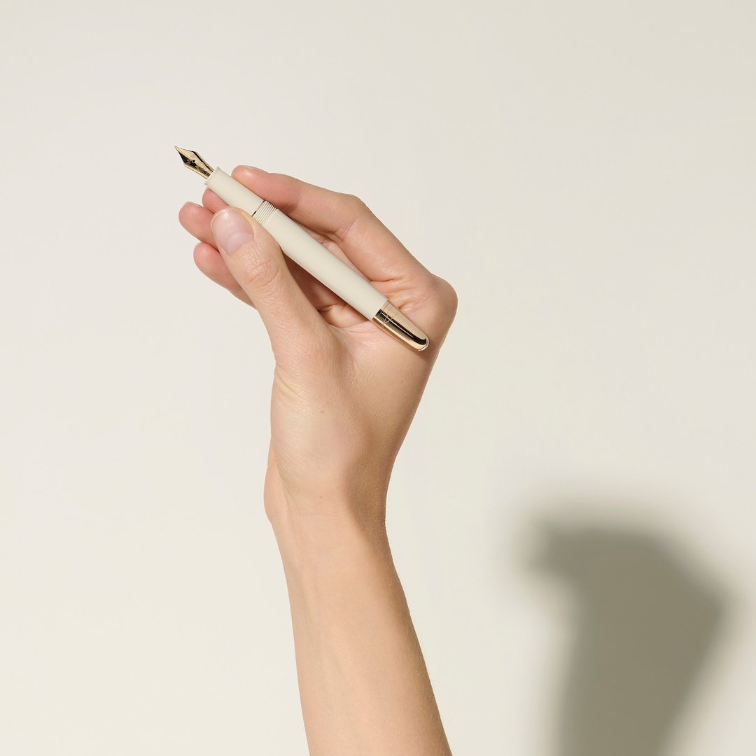 Stylo bille Meisterstück Roméo et Juliette Doué Classique - vue 4 Stylo bille Meisterstück Roméo et Juliette Doué Classique - Montblanc (vue 4)