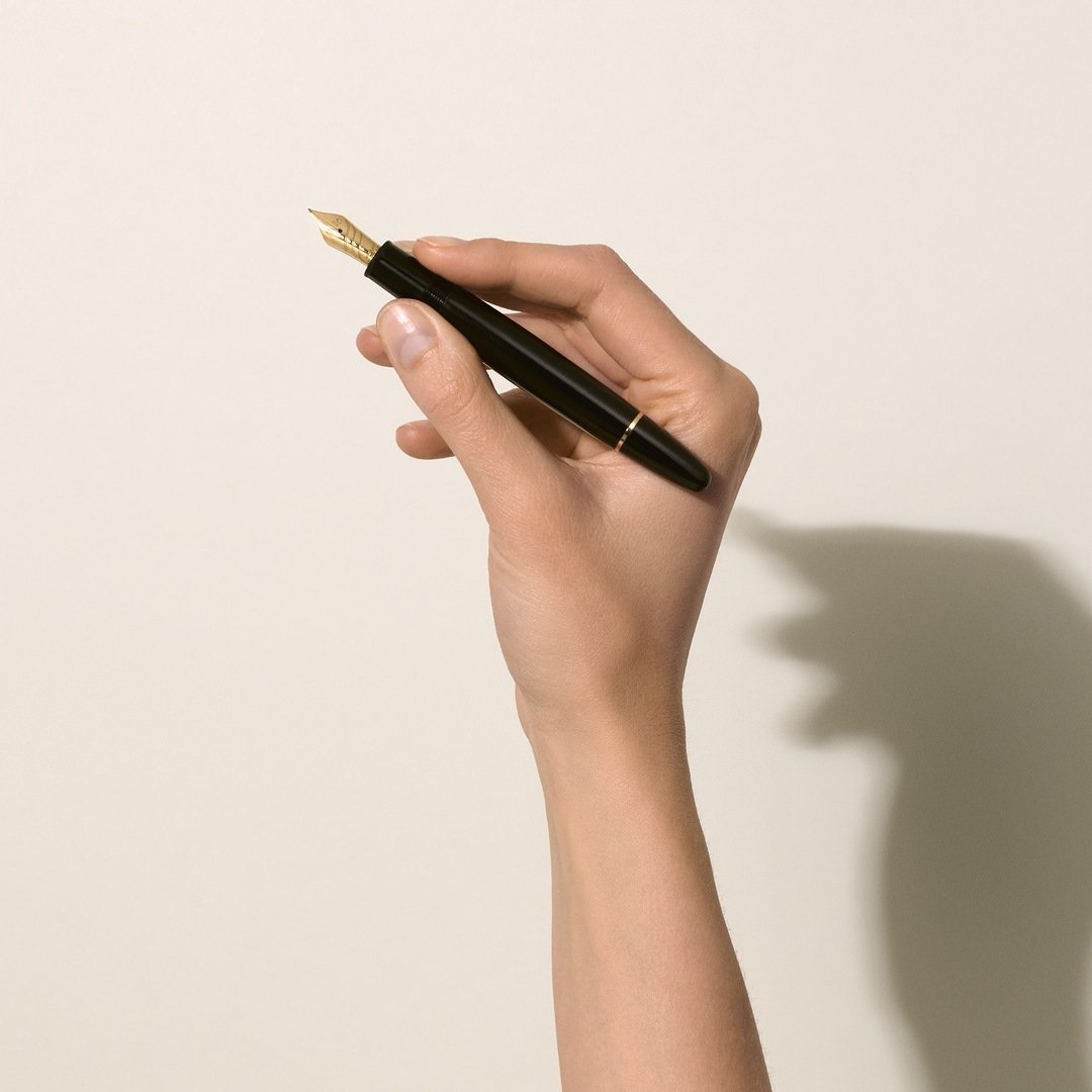 Stylo à plume incurvée Meisterstück LeGrand Calligraphy - vue 5 Stylo à plume incurvée Meisterstück LeGrand Calligraphy - Montblanc (vue 5)