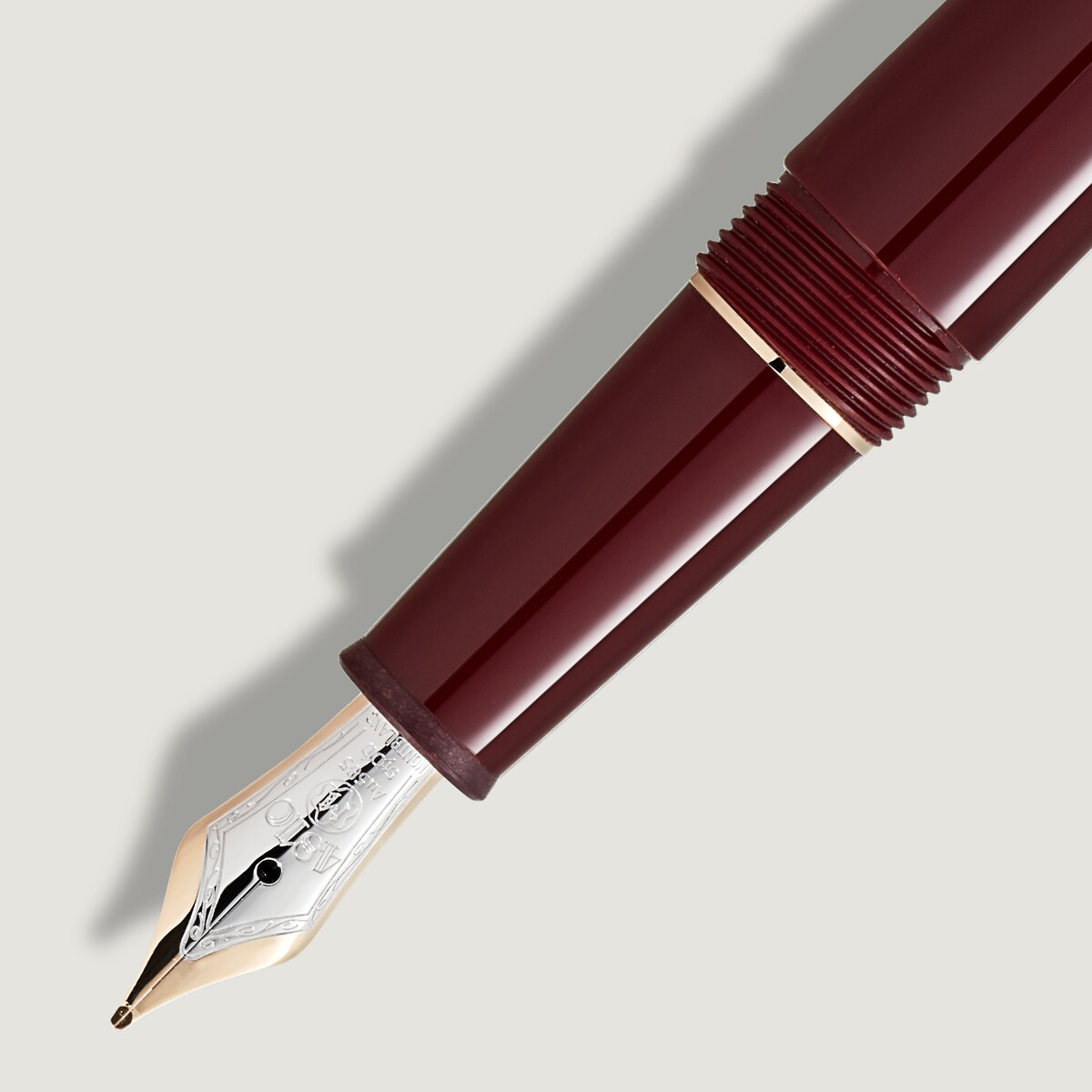 vuuW9vkkQjqrkZzMCiBvTQ_9175f420 Fountain Pen 145 Meisterstück Burgundy - Montblanc (vue 3)